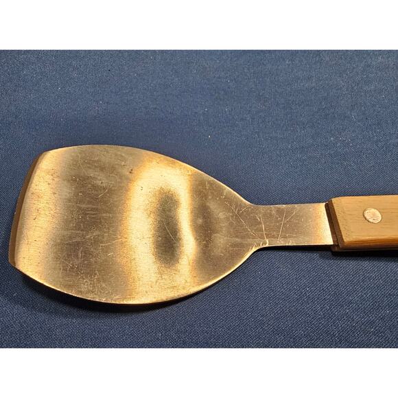 Vintage Stainless Steel 9-3/4" Ice Cream Scoop w/Rivet Wood Handle - Alaska - Picture 3 of 6